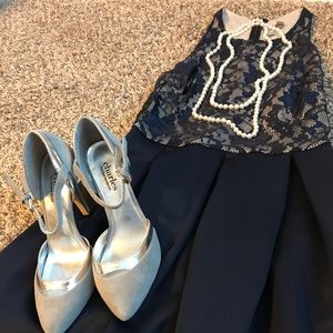 FEMININE NAVY LACE MIDI DRESS 💙